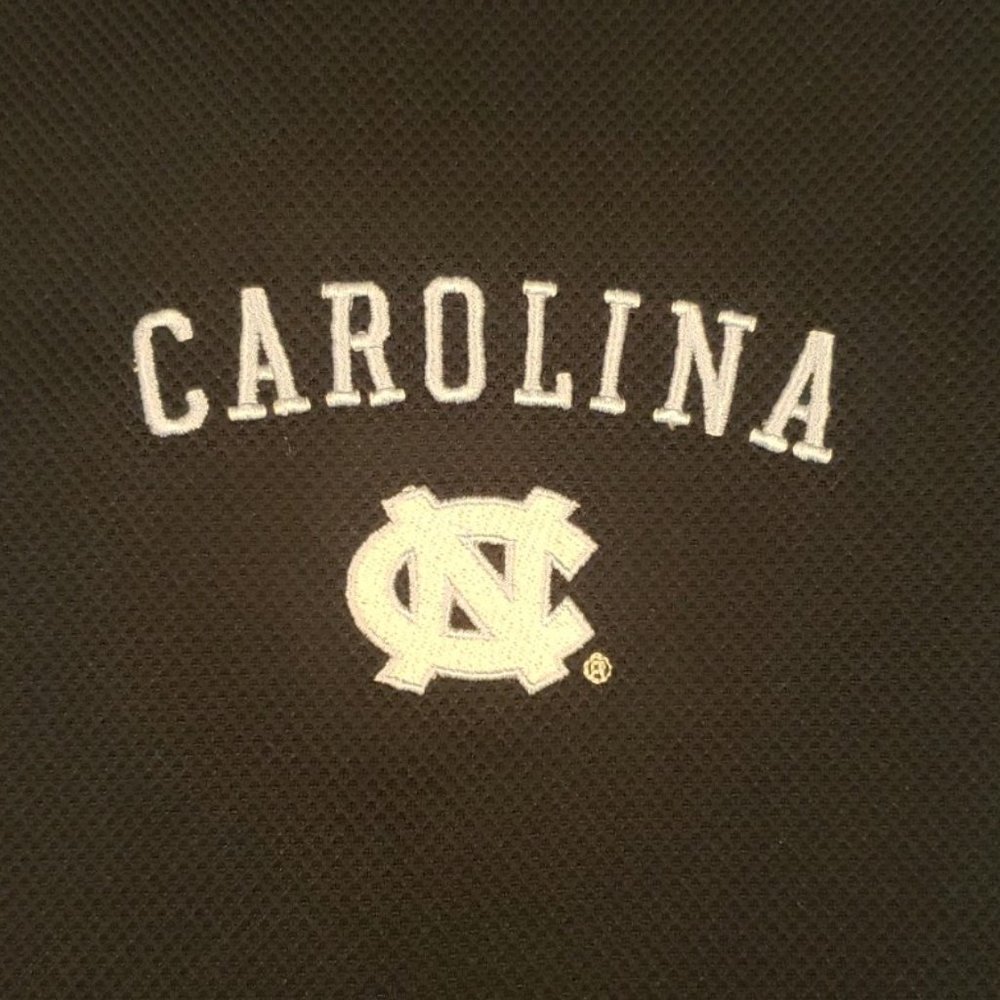 EUC Men's Columbia Navy blue UNC shirt XL